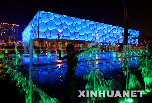  8��3������һ��С�к���λ�ڡ��B�����͡�ˮ������֮�g������(l��)��Ȫ�g��ˣ����ҹ�ġ��B�����͡�ˮ��������׃�ö�ʵ�����(l��)��Ȫ���c(di��n)�Y�·������ˡ� ���A��ӛ�߅���푔z 