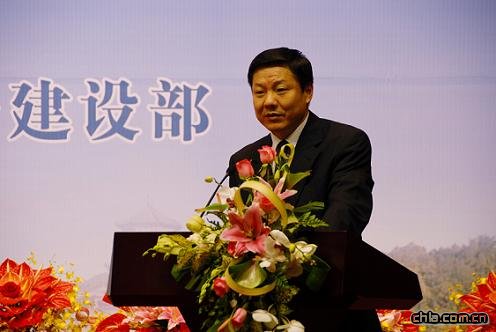 住房和城鄉建設部城市建設司司長陸克華主持會議