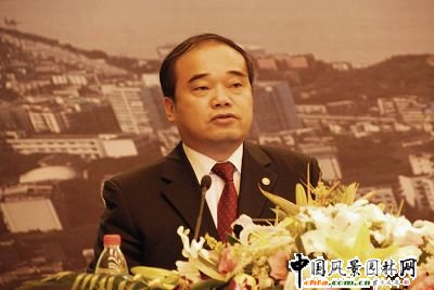 潢川縣人民政府副縣長郭克明到會致辭