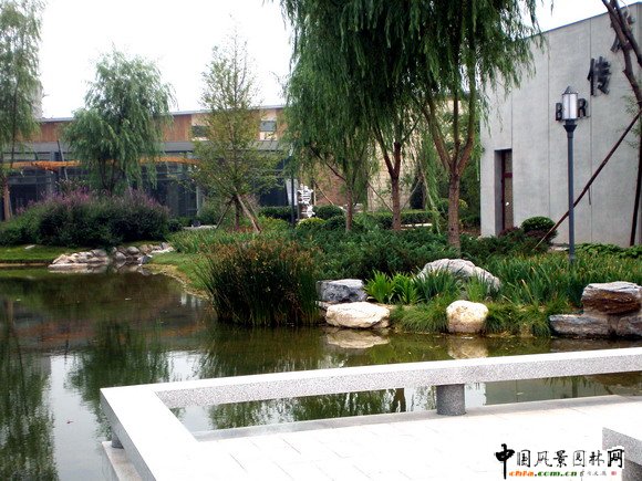 龍灣別墅商業街景觀工程人工湖駁岸