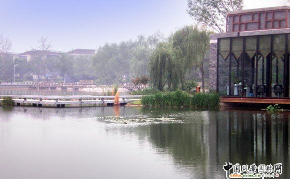 龍灣別墅商業街景觀工程人工湖水景