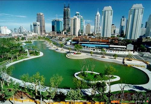 ���ˣ��Ϻ��L(f��ng)���@�ְl(f��)չ��ʮ��