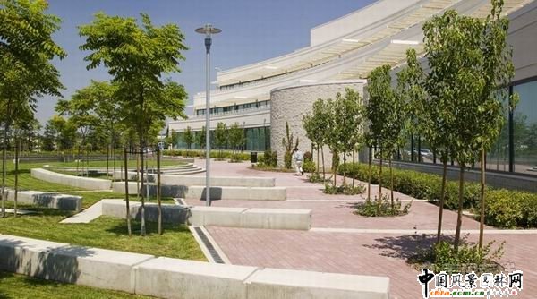 加州大學(xué)醫(yī)療中心景觀設(shè)計(jì)(組圖)