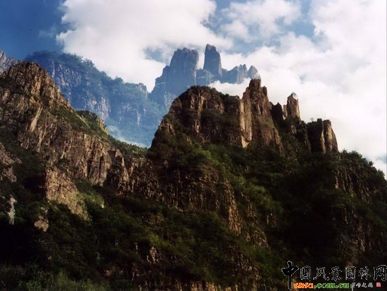 ���챱�� Magnificent Mountains