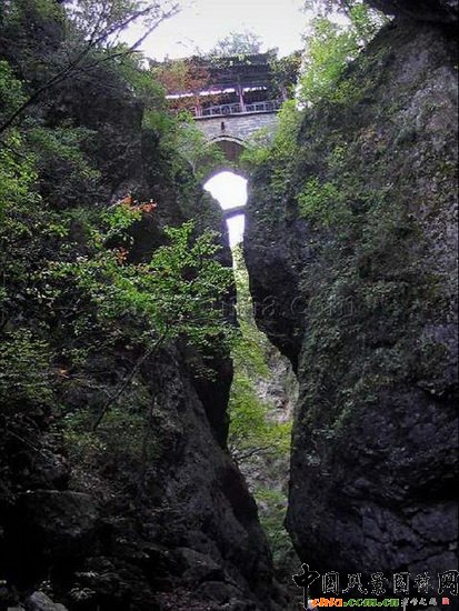 ���ɽ�L�����م^һ���� A Line-like Sky