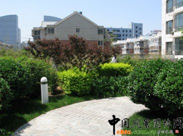 ��픻��@����