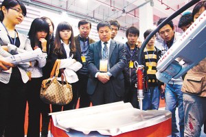 ������h�M��10��r�g�����ǻ۳���(�M�D)