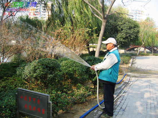 �ʝɣ��G����ľ���ϡ�Խ��ˮ��