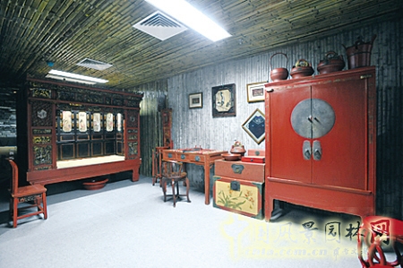 滕頭案例館中展示的“十里紅妝”寧波風情