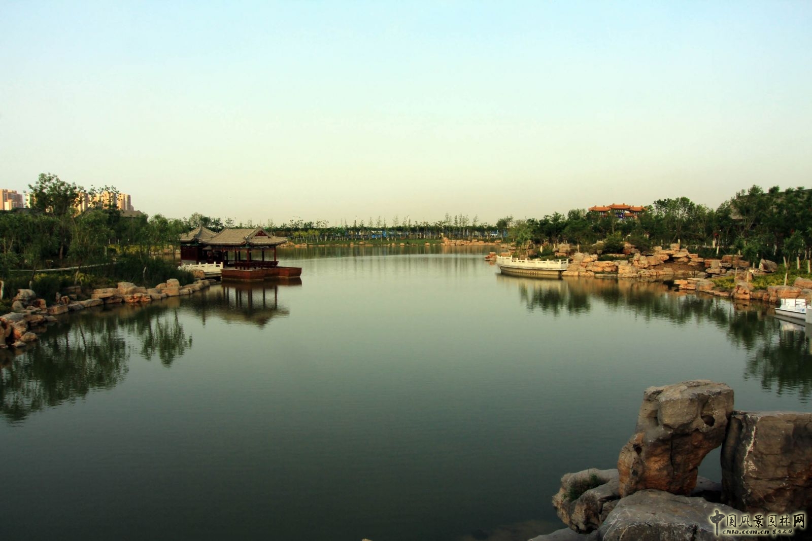 濱海一號(hào)10萬(wàn)平米湖面