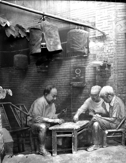 寬窄巷子道路兩側(cè)模糊二維與三維空間的浮雕景觀