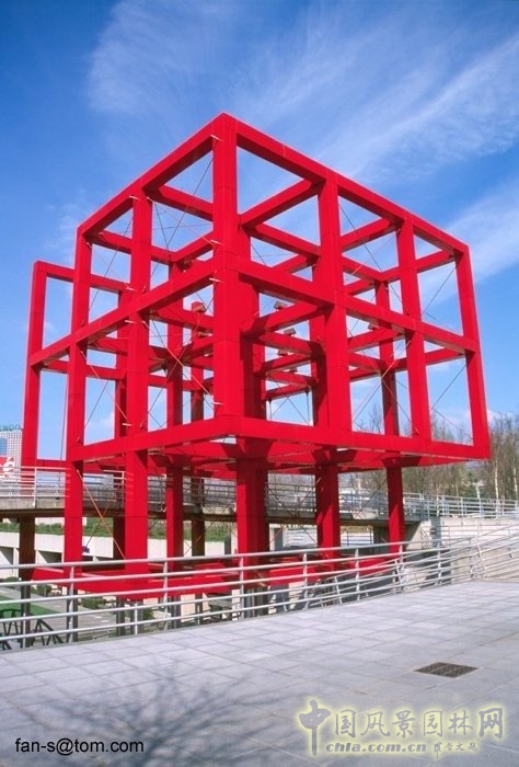 “瘋狂物”(“Folies)