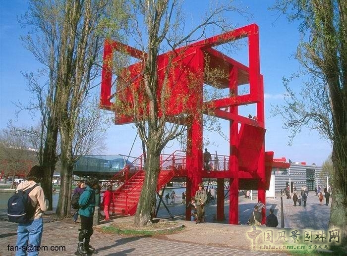 “瘋狂物”(“Folies)