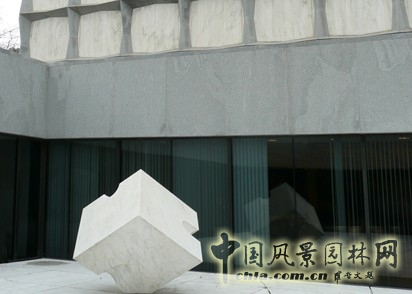 貝尼克圖書(shū)館下沉庭院