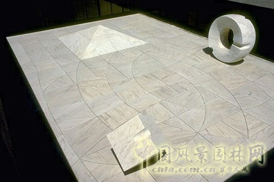 貝尼克圖書(shū)館下沉庭院