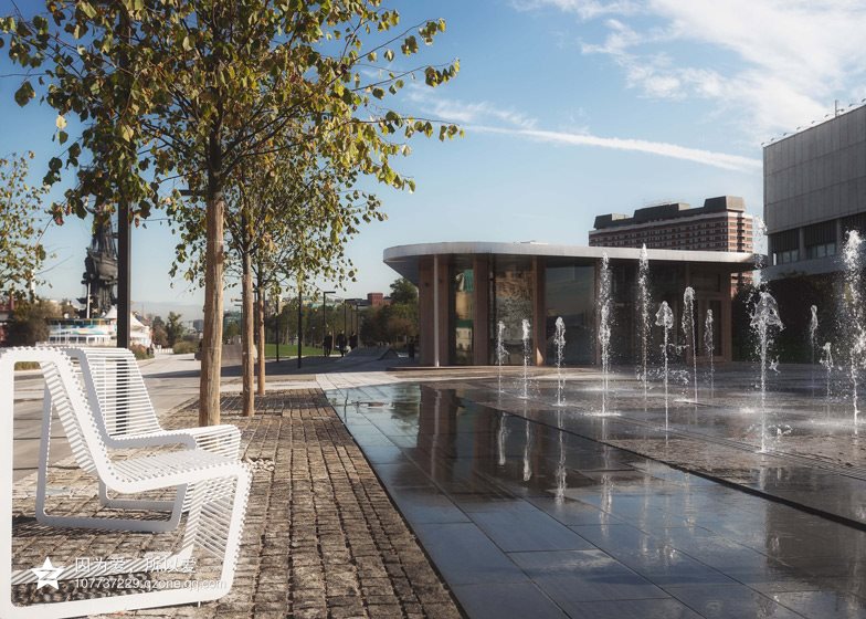 道路與街邊公園的角色轉換