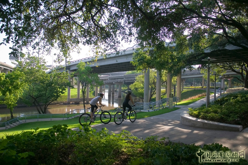 SWA作品:美國(guó)休斯敦市布法羅河濱漫步公園景觀設(shè)計(jì)