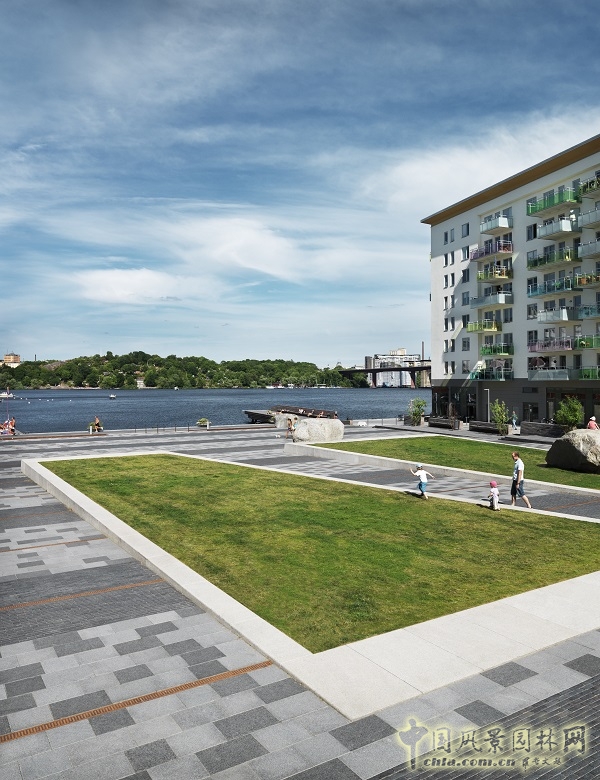 案例賞析:瑞典斯德哥爾摩市湖灣廣場