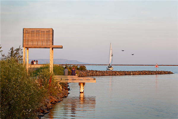 加拿大：安大略省雷灣濱水景觀