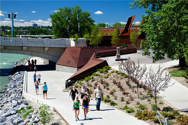 加拿大Poppy Plaza紀(jì)念廣場(chǎng)景觀設(shè)計(jì)