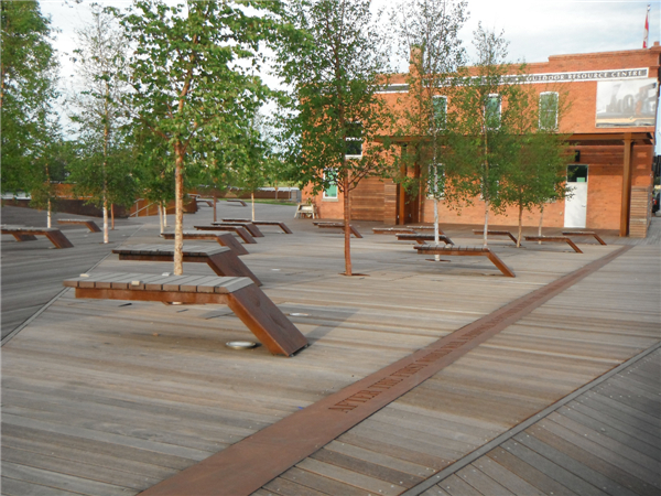 加拿大Poppy Plaza紀念廣場景觀設(shè)計