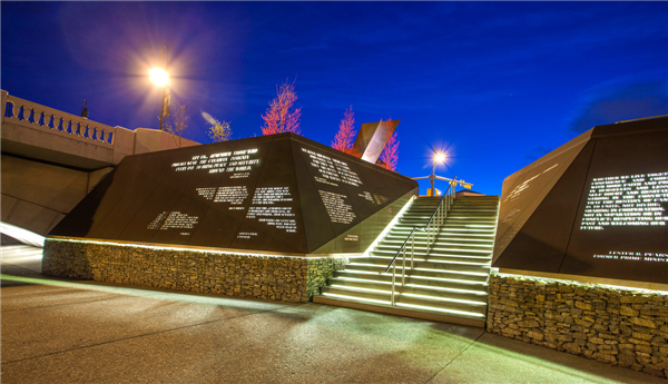 加拿大Poppy Plaza紀(jì)念廣場景觀設(shè)計(jì)