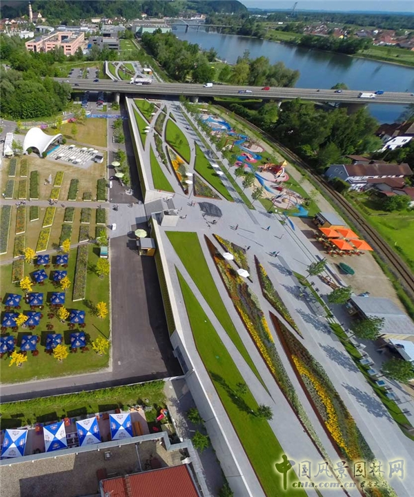 堤壩上的多瑙河公園(組圖)