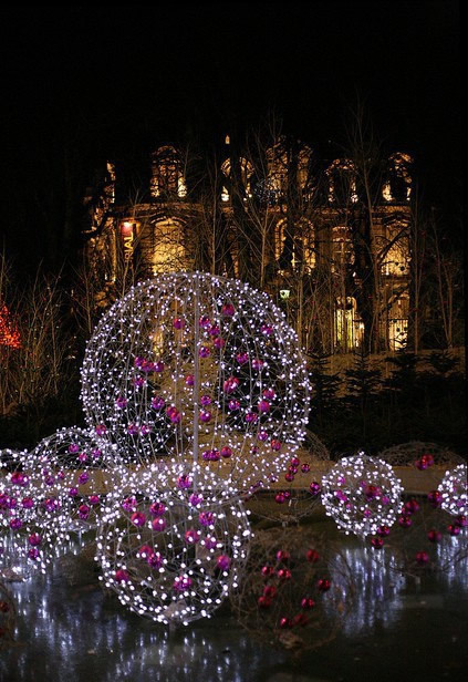 畫龍點睛的雕塑小品