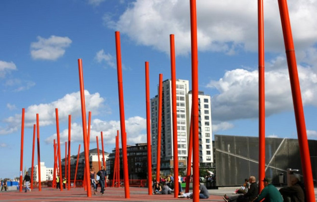 畫龍點睛的雕塑小品