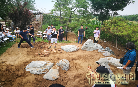 與小林治人一起學(xué)習(xí)體驗(yàn)造園