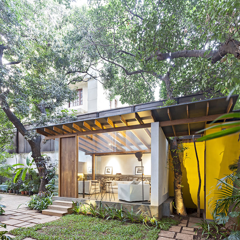 孟買熱帶環境下的禪意涼亭
