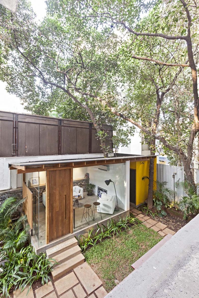 孟買熱帶環境下的禪意涼亭