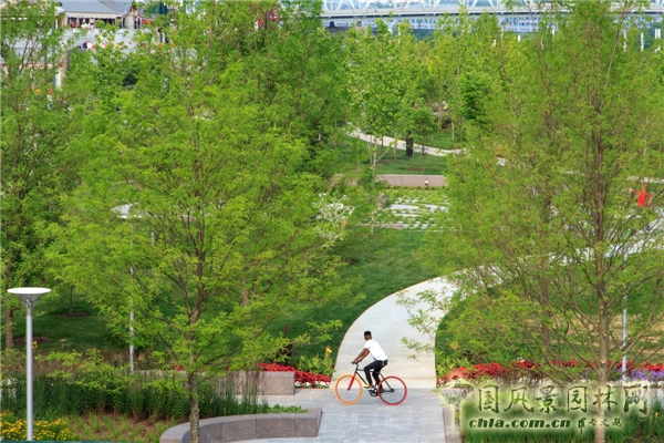 Sasaki:辛辛那提斯梅爾濱河公園
