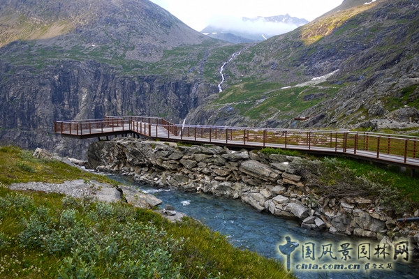 草稿9月7日頭條：挪威特洛斯蒂格山道景觀賞析