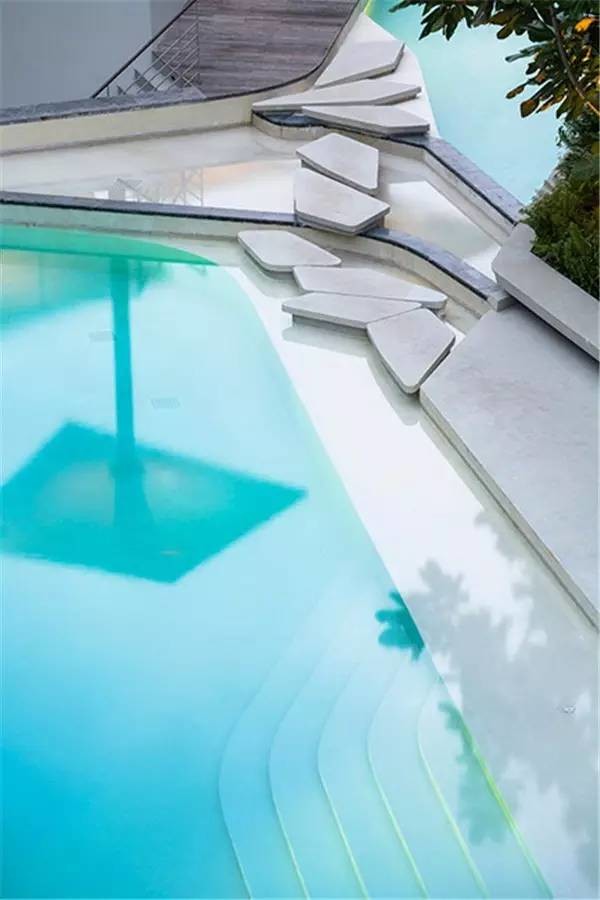 公共空間中的汀步設計