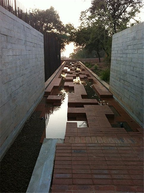 公共空間中的汀步設(shè)計(jì)