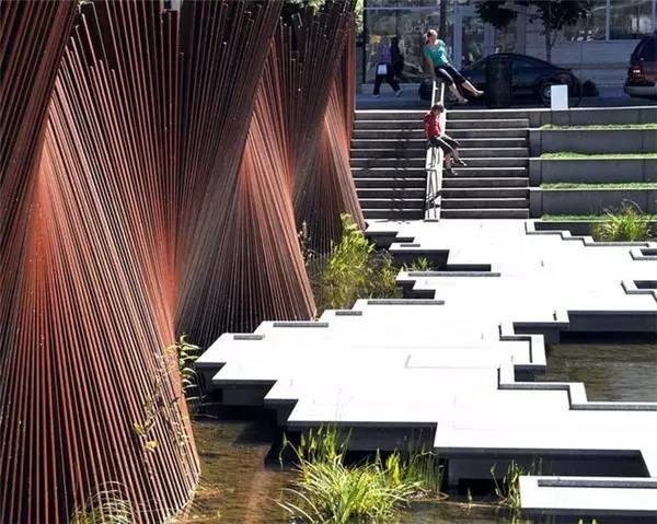 公共空間中的汀步設計