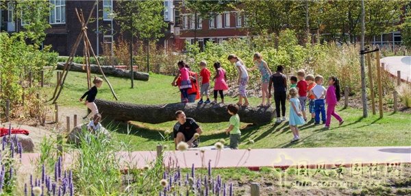 【9月22日頭條】荷蘭“荒野生存”兒童游樂(lè)場(chǎng)景觀設(shè)計(jì)