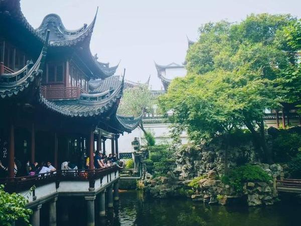 在江南古典園林豫園重拾上海的舊時光