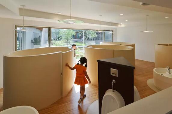 幼兒園不是游樂場，也不需要五顏六色