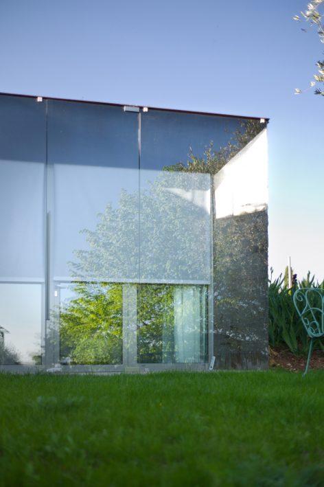 “消失”在景觀中的空間:法國SPE住宅