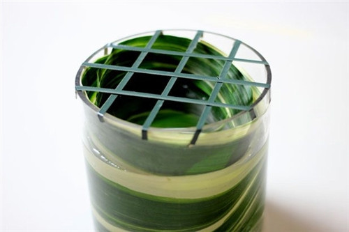 實(shí)用插花技巧 一招輕松裝點(diǎn)辦公桌