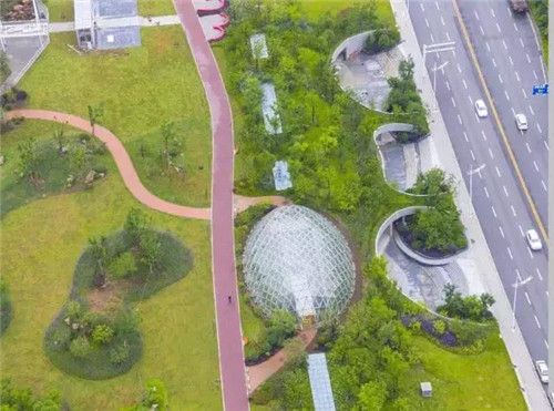 武漢最大江灘廣場的雨水花園