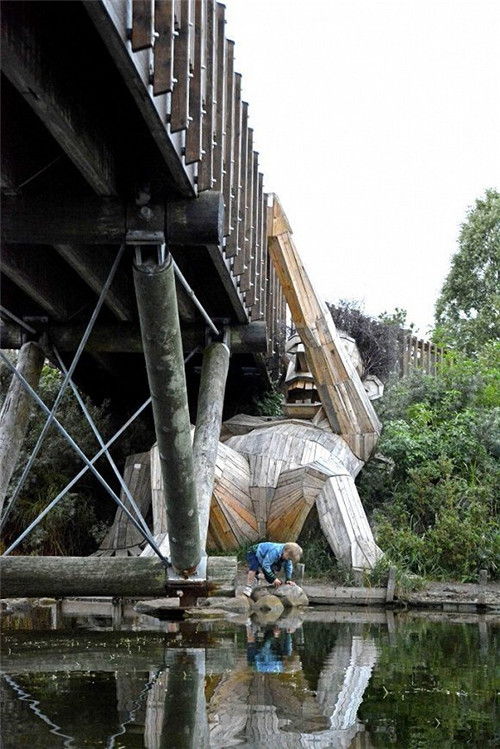藝術家托馬斯?丹博巨型木雕空降哥本哈根