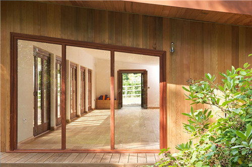 “藍森林”樹屋給你樹梢間生活的神奇體驗