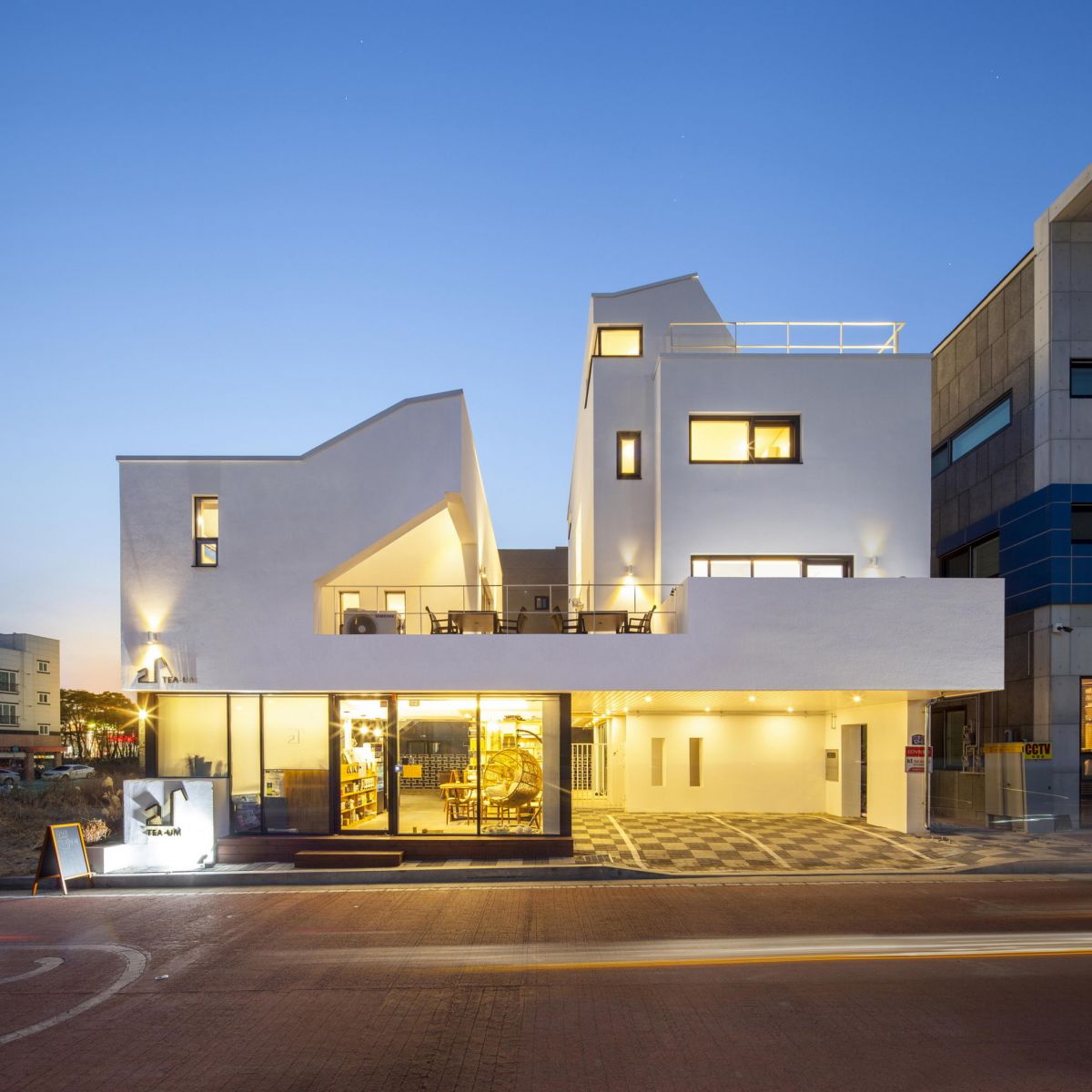 遠離城市喧囂的花園咖啡廳