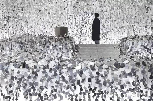 設計師用棱鏡打造出“萬花筒中的常春藤”