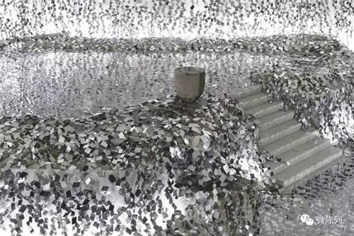 設計師用棱鏡打造出“萬花筒中的常春藤”