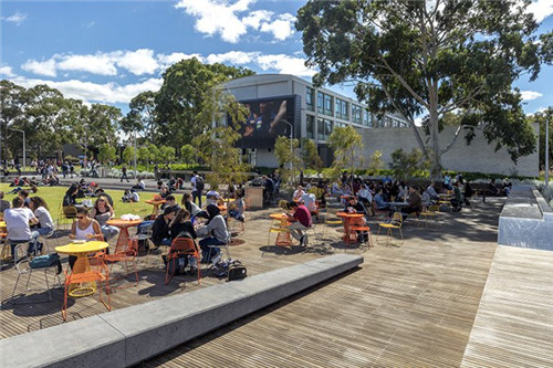 澳大利亞莫納什大學里充滿活力的開放空間