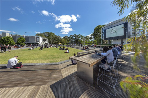 澳大利亞莫納什大學里充滿活力的開放空間